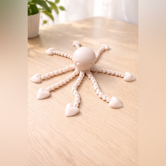 3D printed Other - 3D-printed articulated octopus toy Heart-Legged Octopus Home Accent